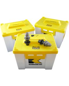 Tre lådor med Kennametal Road King hyveldubbar – köp 3 lådor (150st) för rabatterat pris, slitstarka hyvelstift med hårdmetallspets för väghyvlar.